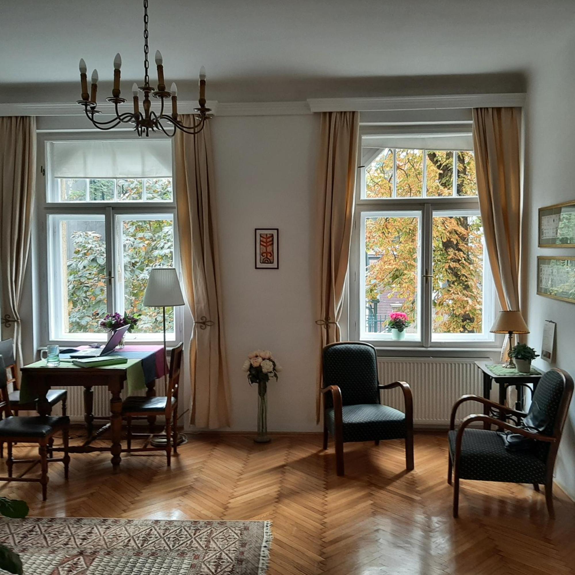 Apartment Boutique With Parking *